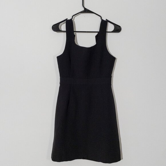 Chic Black Sleeveless Fit & Flare Dress with Bow-Tie Back – Elegant Minimalism - Picture 2 of 2